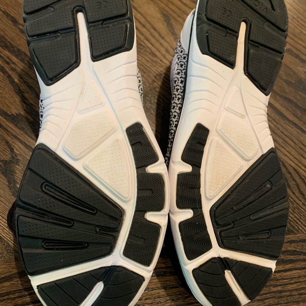 Vionic Flex Vionic Athletic Shoes - image 4